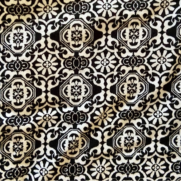 Chico’s Secret Stretch Tile-Print Straight-Leg Pants - Picture 14 of 14